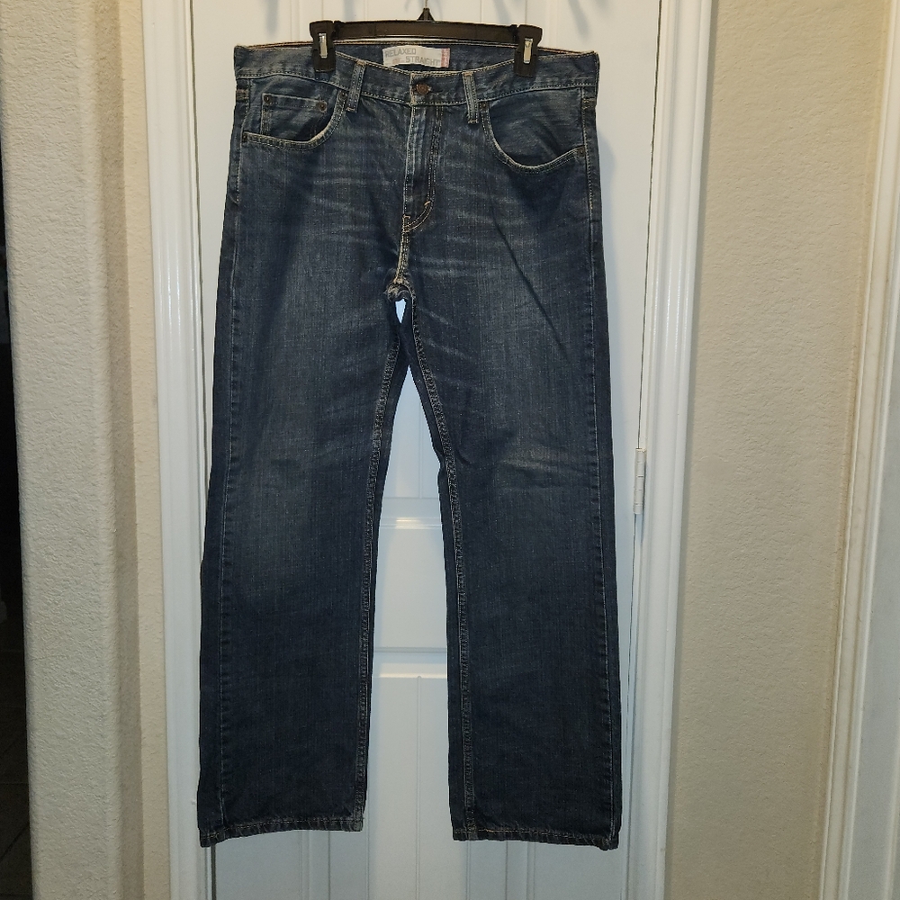 Levi's Classic Blue Denim Jeans - Picture 2 of 9